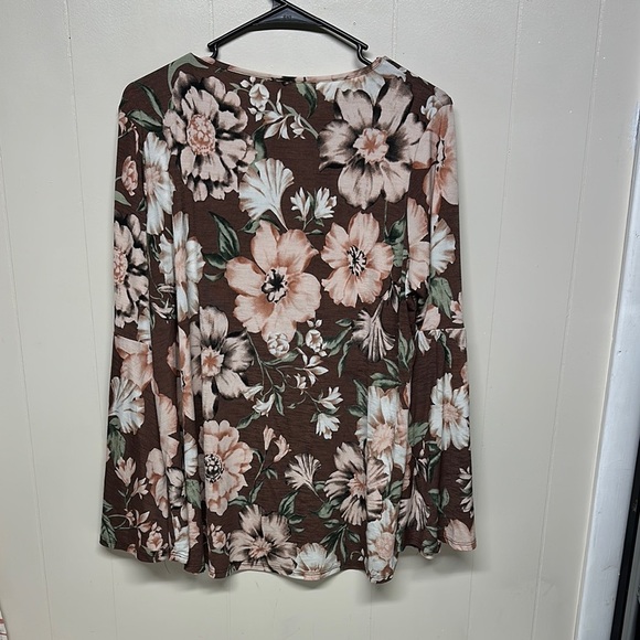 Sew In Love Pink and Brown Bell Sleeve Blouse - Picture 4 of 9